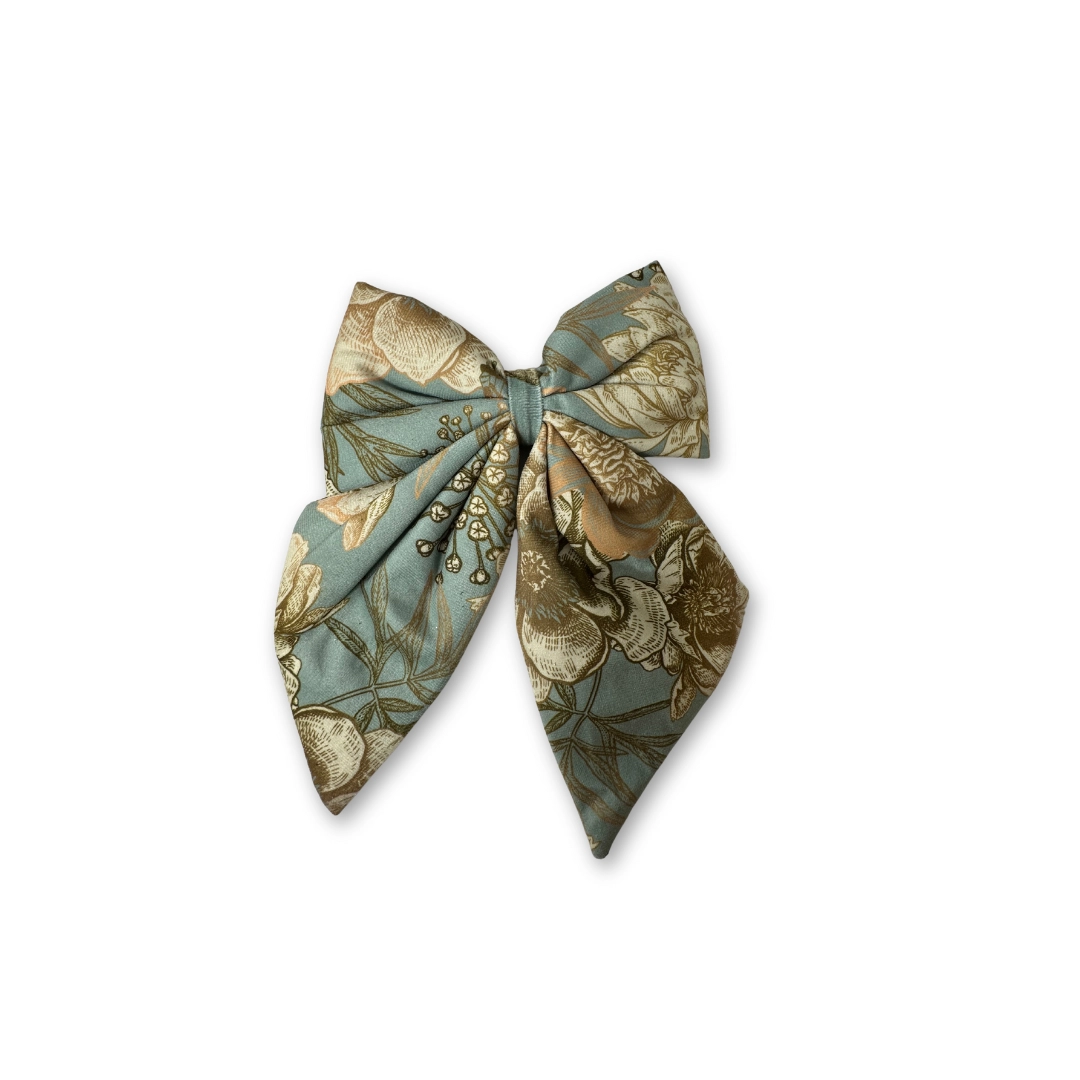 Decorative bow for Christmas tree