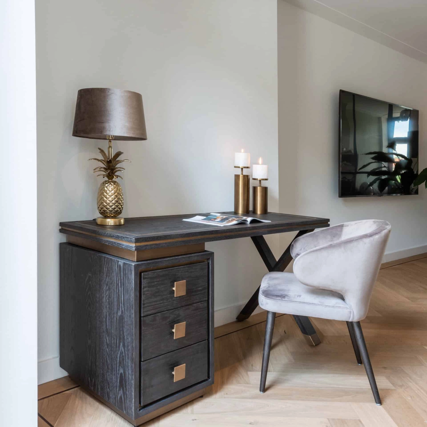 Richmond Interiors Hunter Rustic Desk – Black Oak Veneer