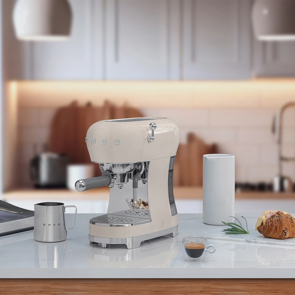 Smeg Manual Espresso Machine 50’s Style Cream
