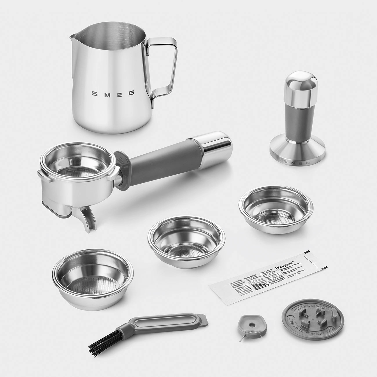 Smeg Macchina da caffè espresso manuale con macinacaffè Panna
