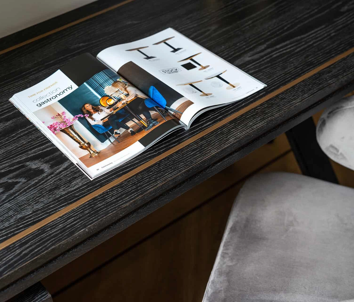 Richmond Interiors Hunter Rustic Desk – Black Oak Veneer